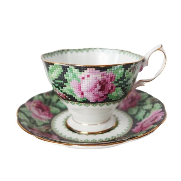 Vintage Royal Albert Tea Cup and Saucer Needle Point Teacup High Tea - Picture 6 of 6